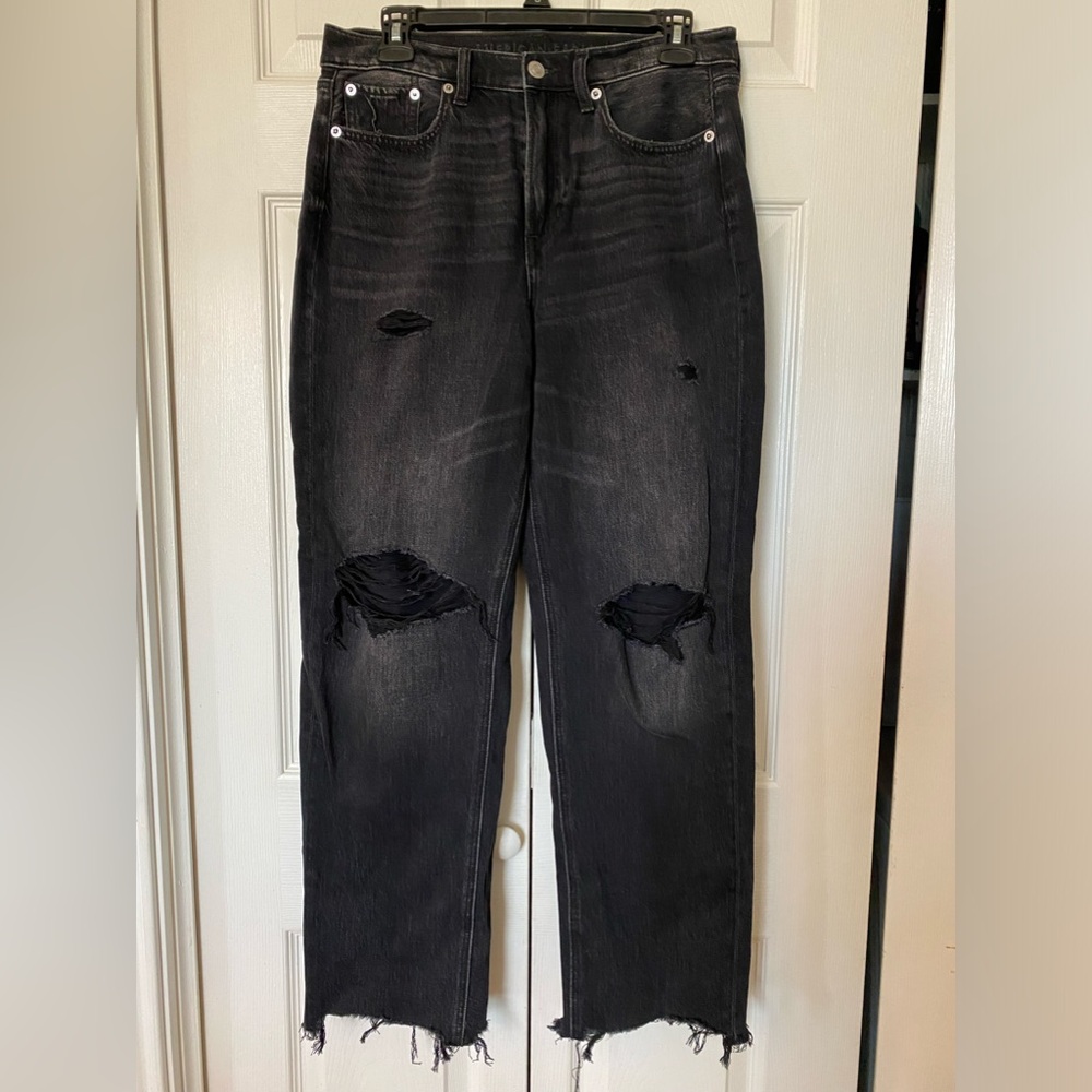 American Eagle High Rise Baggy Strigid Straight 4 Short.
